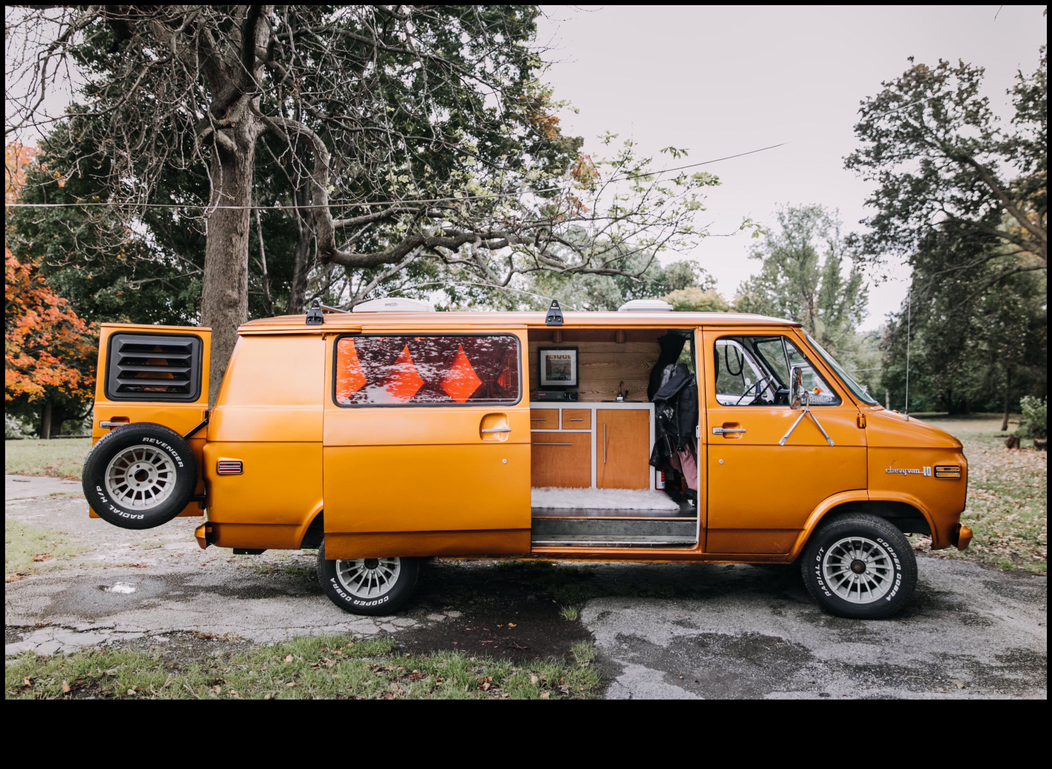 Vintage Van Vibes: Nostalgie în Classic Van Conversions